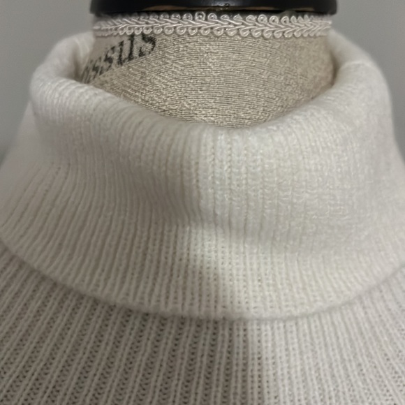 La Charme Off White Sweater Dress Back Tie Detail Long Sleeves - Picture 2 of 12